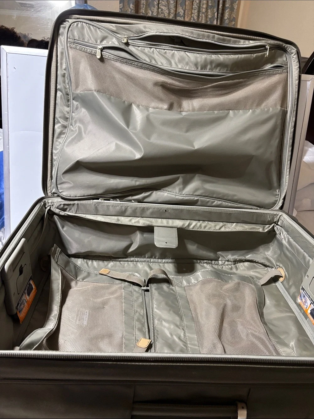 Briggs & Riley large expandable suitcase. Excellent preowned condition